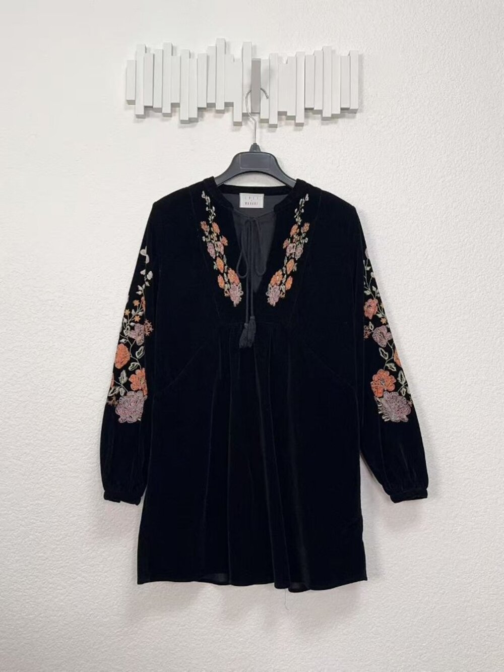 Lost + Wander Black Velvet Floral Embroidered Boho Long Sleeve Mini Dress
